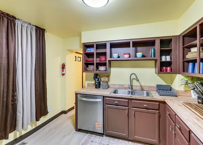 Easy & Hospital Access! Pittsburgh