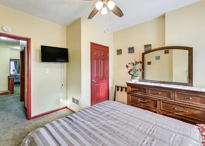 Holiday home Easy & Hospital Access! Pittsburgh